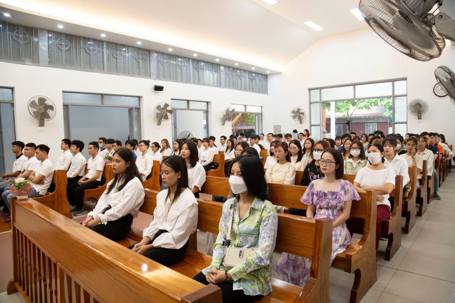 Cùng Mẹ Maria lên đường !