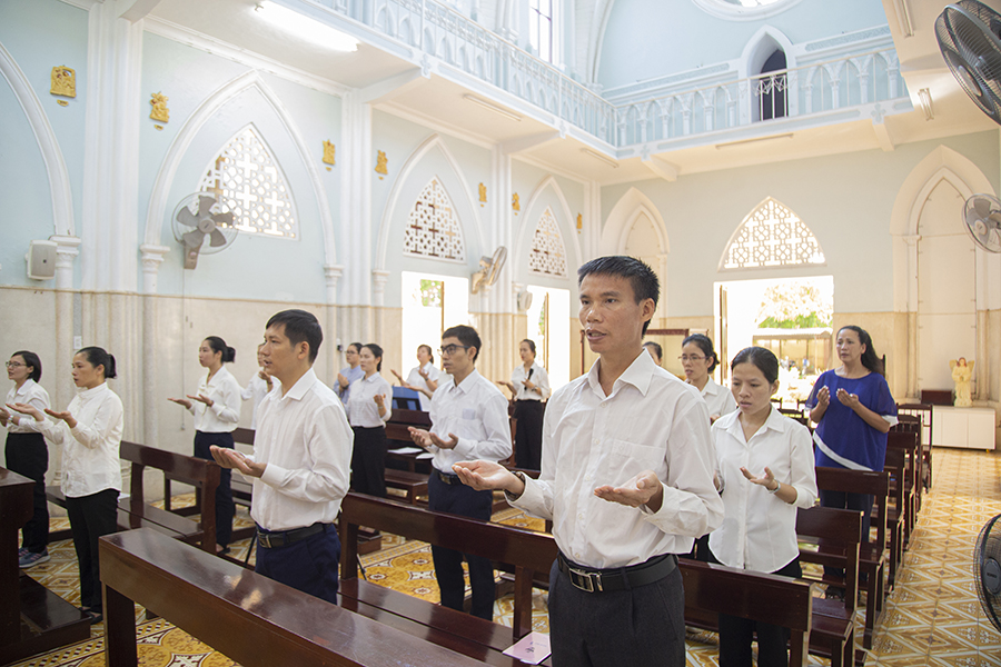 Căn tính của vị Tông đồ !