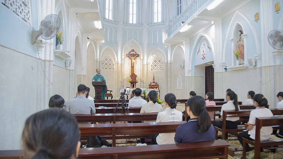 Phải kiên trì cầu nguyện mãi !